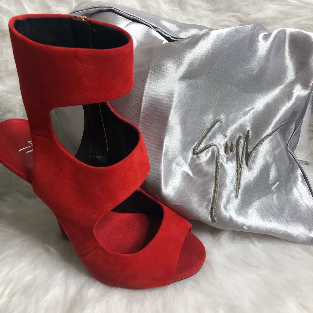 Giuseppe Zanotti Red Suede heels